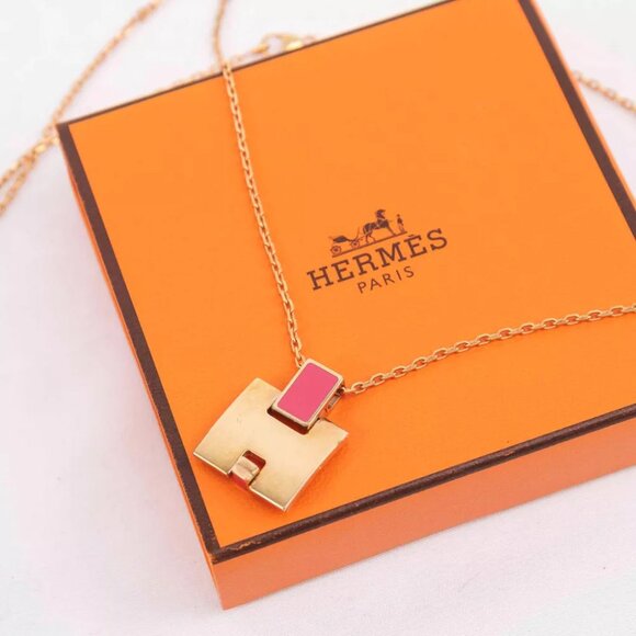 HERMES Irene H Motif Red Lacquered Gold Pendant - Picture 8 of 12